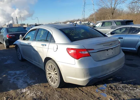 2012 Chrysler 200 Limited из США, поврежденный, VIN 1C3CCBCB9CN307577